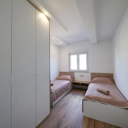 Kiara Apartamento Drage